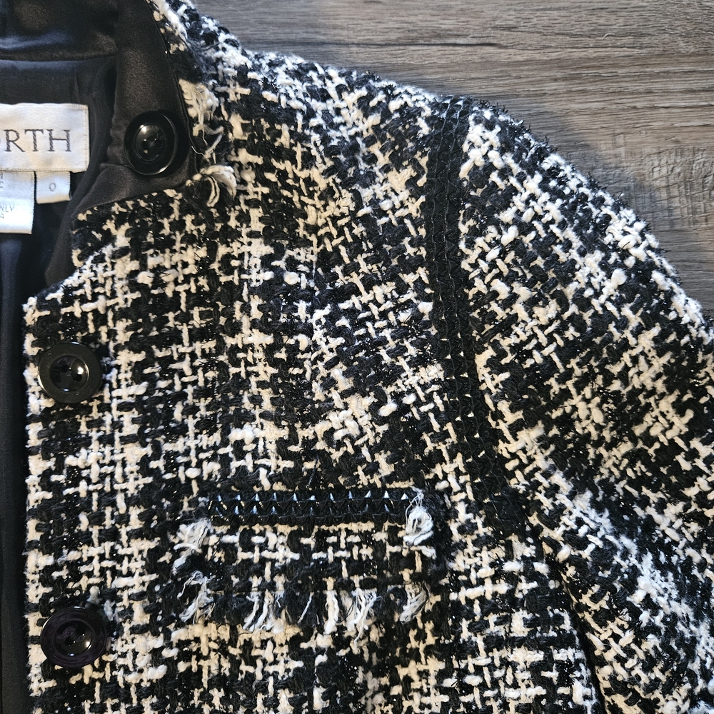 Vintage WORTH Elegant Black and White Women's Preppy Fringed Tweed Jacket - Picture 3 of 10